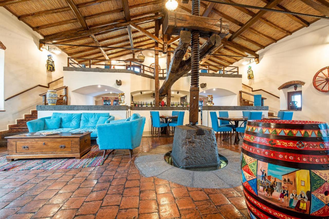 Etna Quota Mille Boutique Hotel, Typical Sicilian Food & Wine Landhuis *