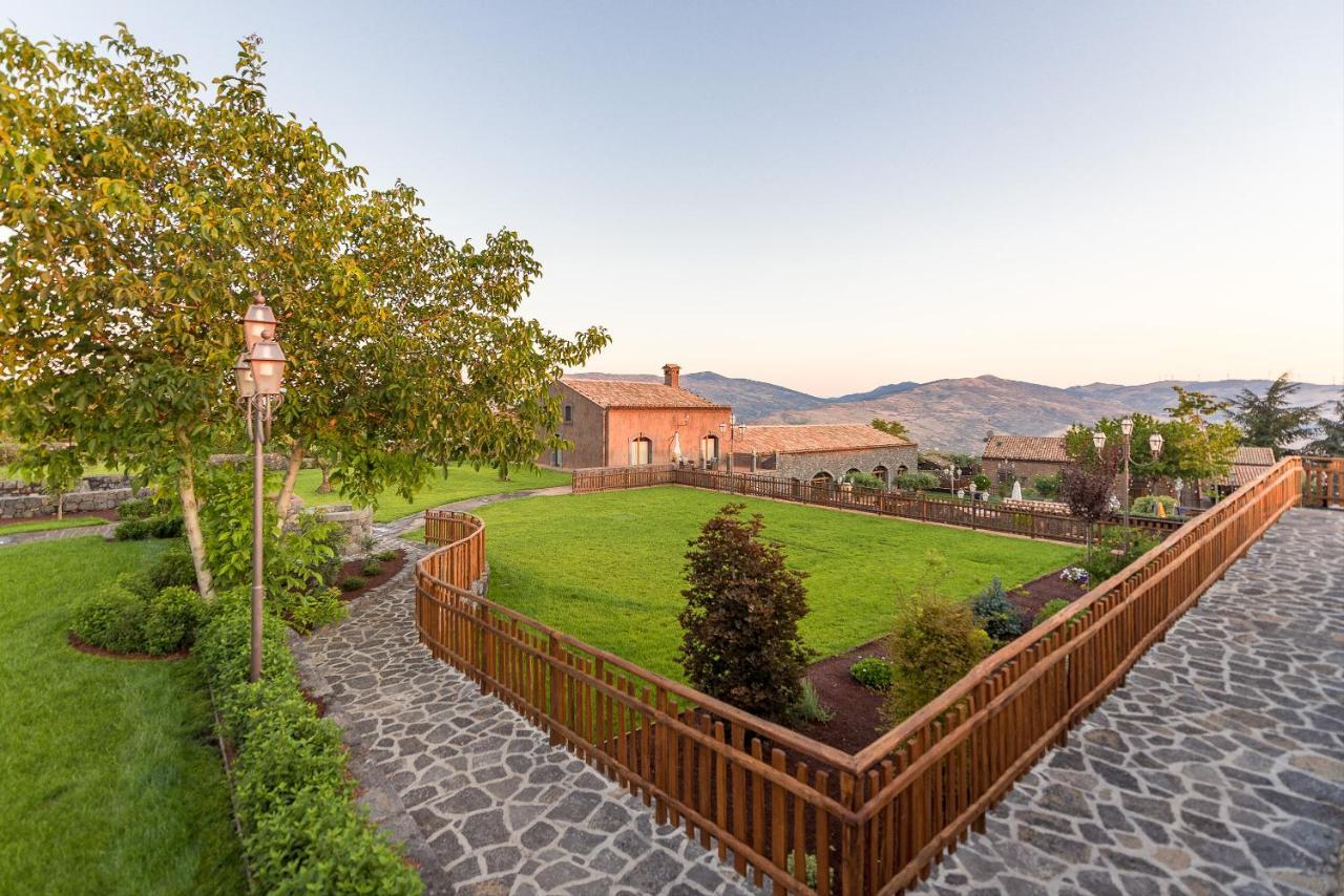 Etna Quota Mille Boutique Hotel, Typical Sicilian Food & Wine Landhuis