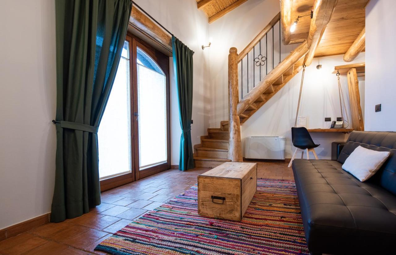 Etna Quota Mille Boutique Hotel, Typical Sicilian Food & Wine