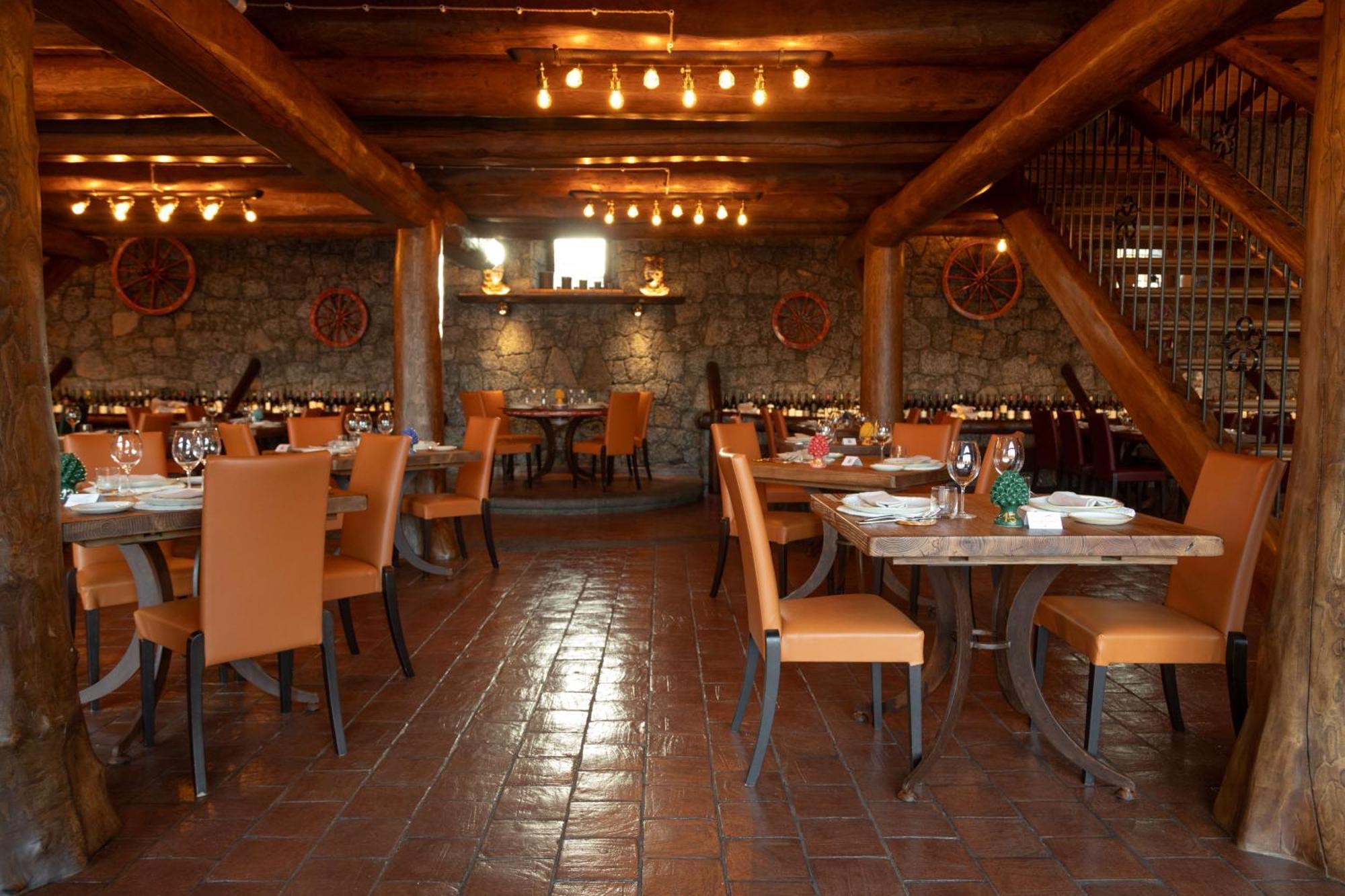 Etna Quota Mille Boutique Hotel, Typical Sicilian Food & Wine Landhuis Randazzo