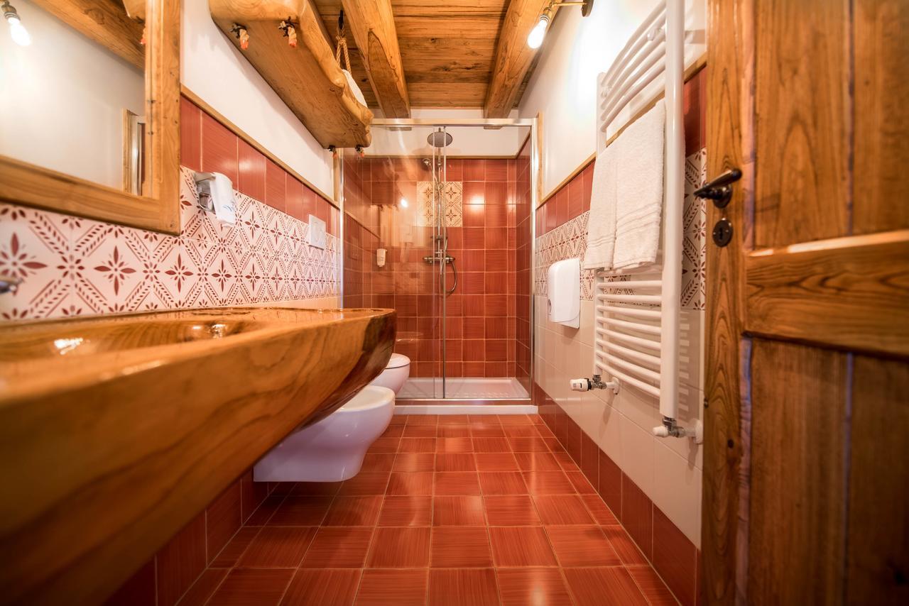 Etna Quota Mille Boutique Hotel, Typical Sicilian Food & Wine *